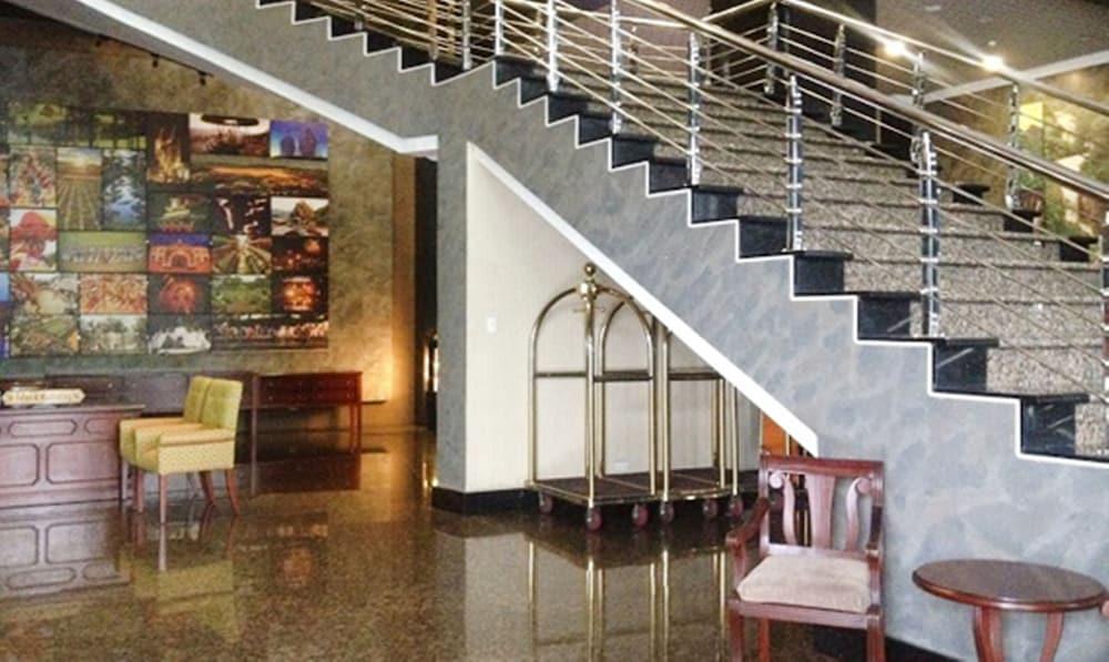 Baguio Crown Legacy Hotel Baguio City Zewnętrze zdjęcie